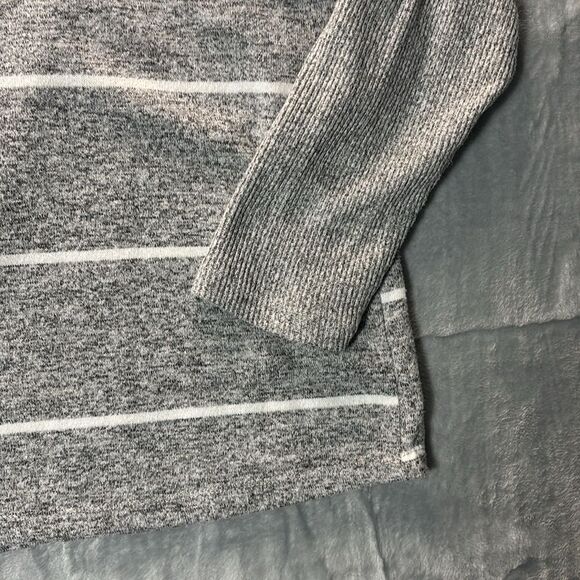 Maurice 24/7 Gray Striped Funnel Neck Button Detail Soft Size 1 - Picture 5 of 9